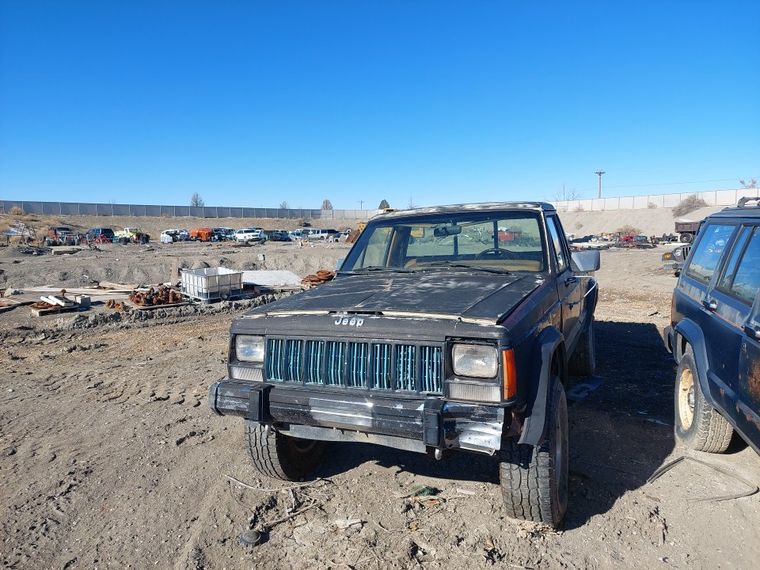 1986 Jeep Comanche MJ Black