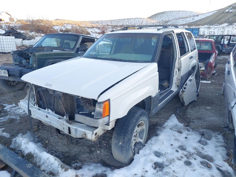 1997 Jeep Grand Cherokee ZJ White 4.0L Auto